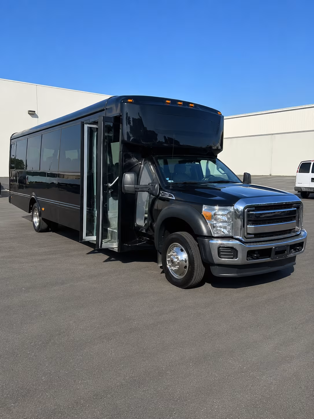 Camden Winery Tour & Pub Crawl Transportation